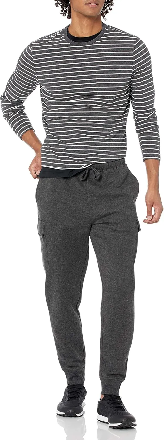 Amazon Essentials Men's Cargo Fleece Jogger Sweatpant with Relaxed Fit